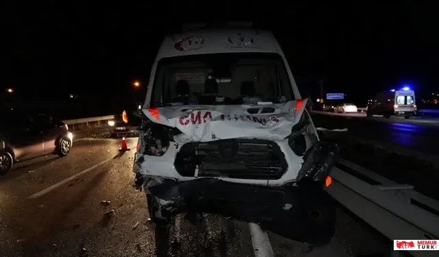 Hasta sevki yapan ambulans otomobille çarpıştı: 1 ölü, 5 yaralı